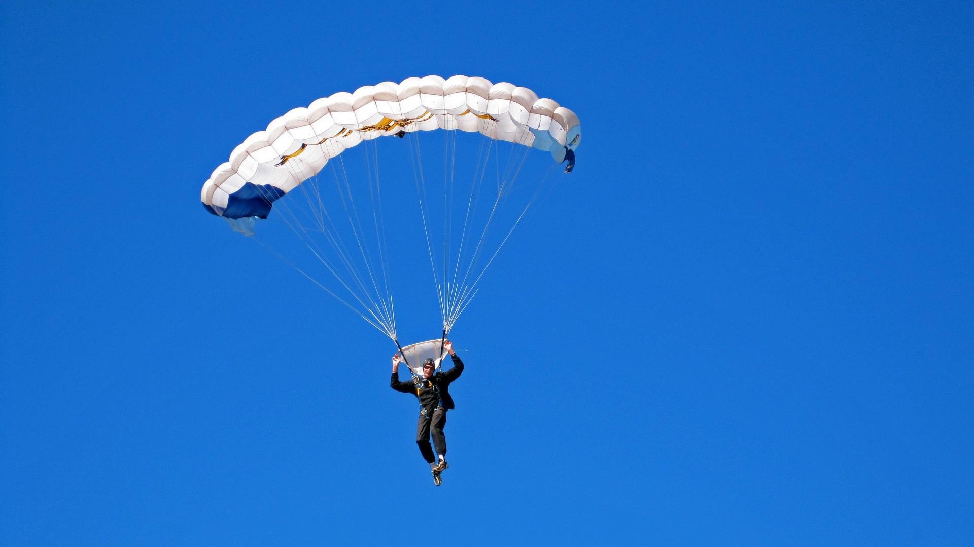 武士对决:球场上的对决犹如武林高手较量,武士对战游戏